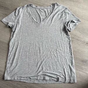 Nine West Light Gray V-Neck Short Sleeve Tee
